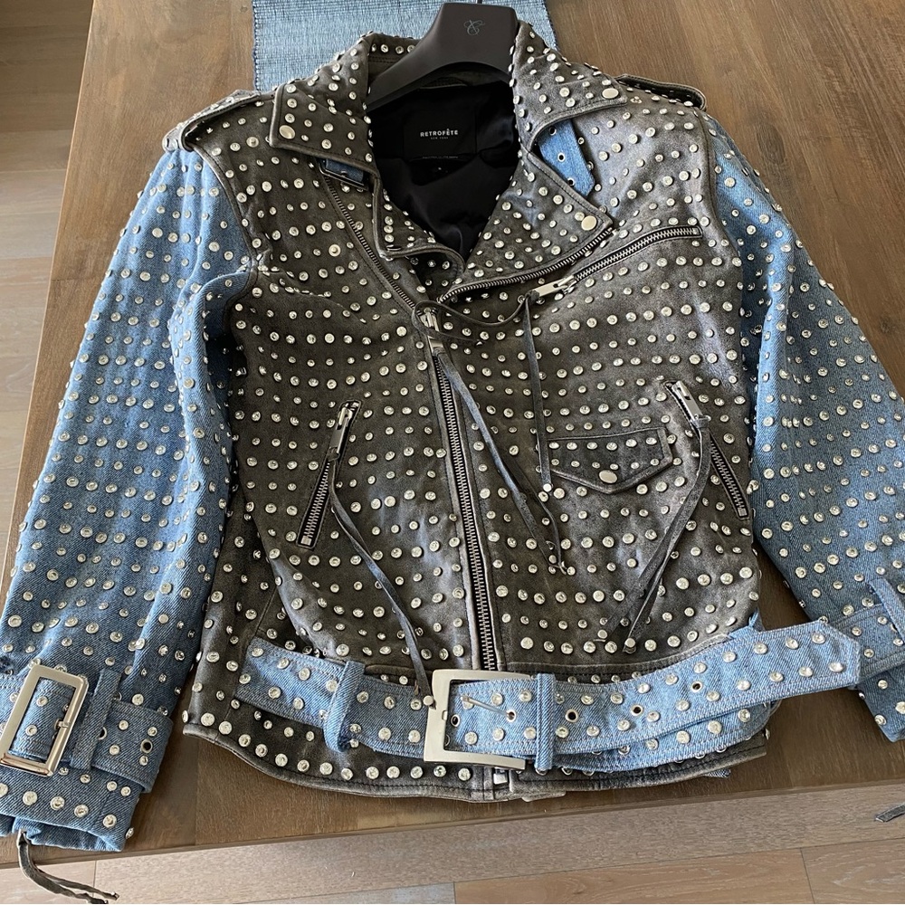 REBEL EMBELLISHED LEATHER JACKET
Retrofête